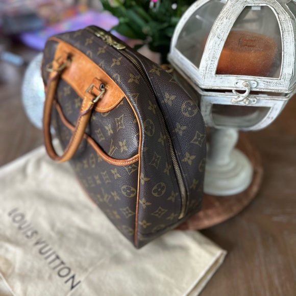 Louis Vuitton monogram Deauville hand bag - Picture 3 of 16